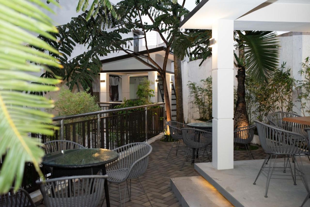 Hotel Areca Legazpi City Exteriör bild