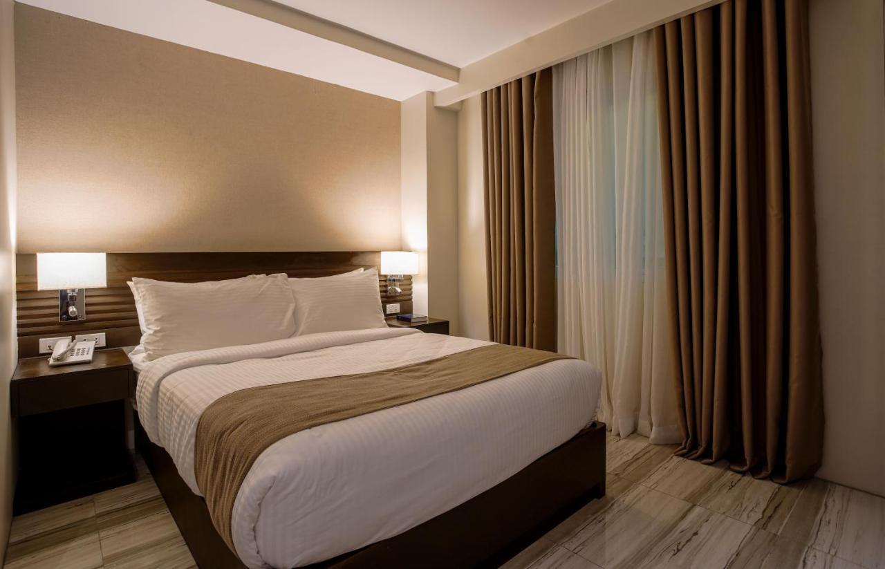 Hotel Areca Legazpi City Exteriör bild